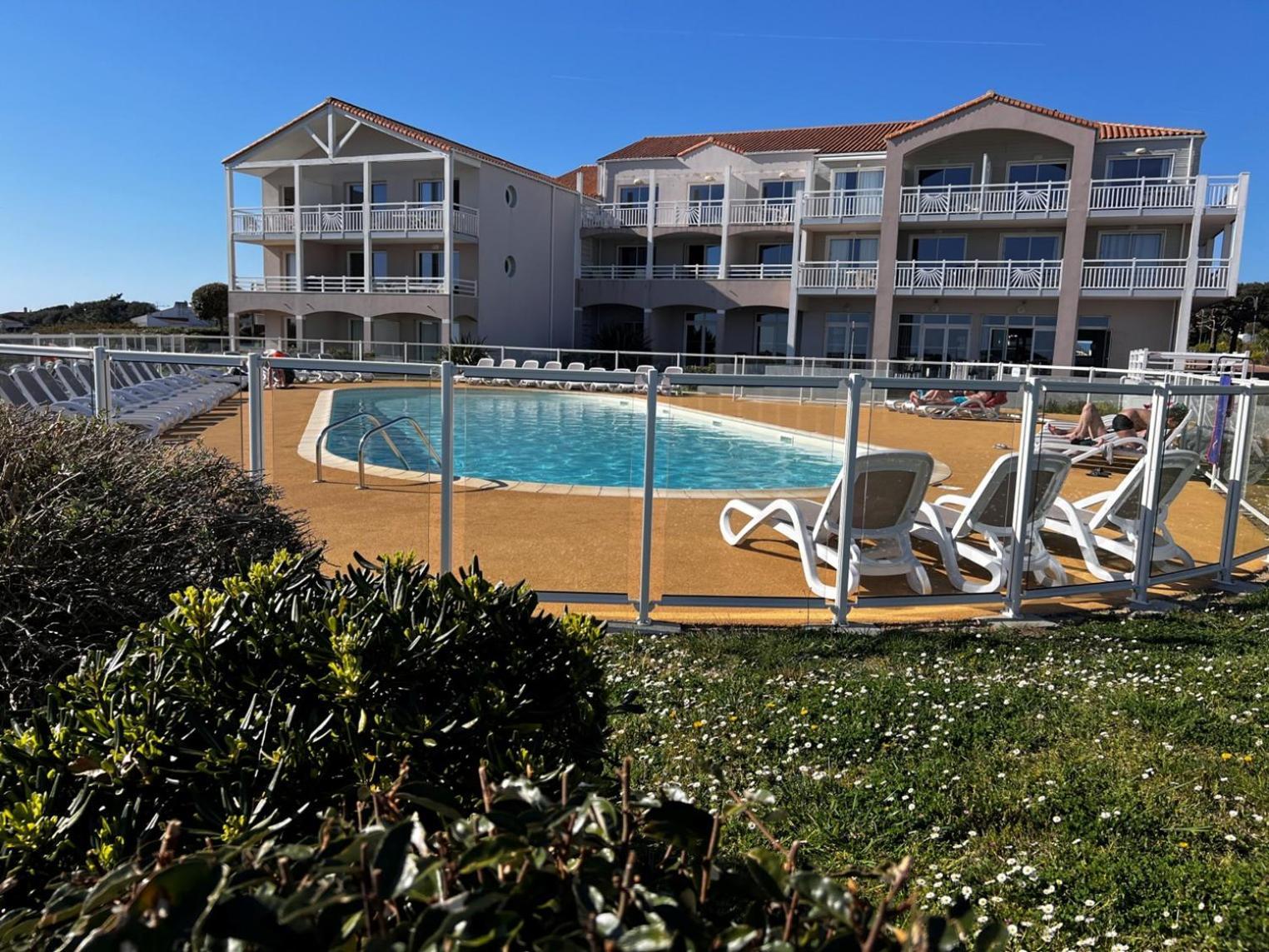 Apartment Dans De Tourisme Front De Mer, Piscine Chauffee Les Sables-d'Olonne